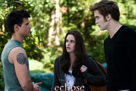 Скачать фильм Сумерки. Сага. Затмение бесплатно